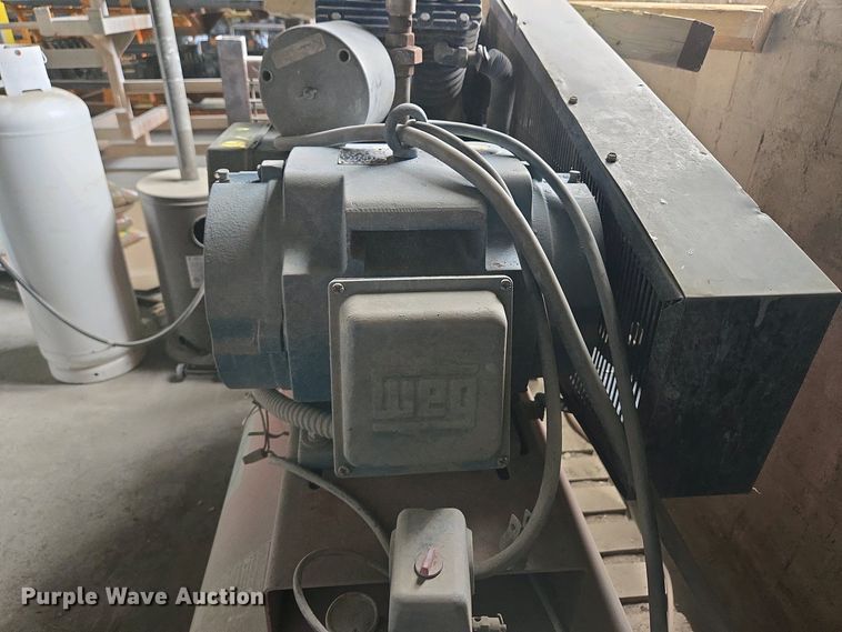 image for item EM7065 Devair air compressor