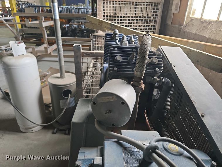 image for item EM7065 Devair air compressor