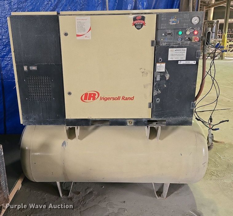 image for item EM7066 Ingersoll Rand  SSR UP6-25-150 air compressor