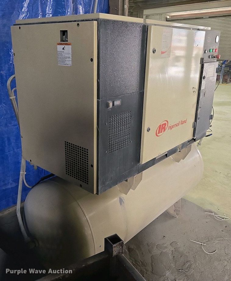 image for item EM7066 Ingersoll Rand  SSR UP6-25-150 air compressor