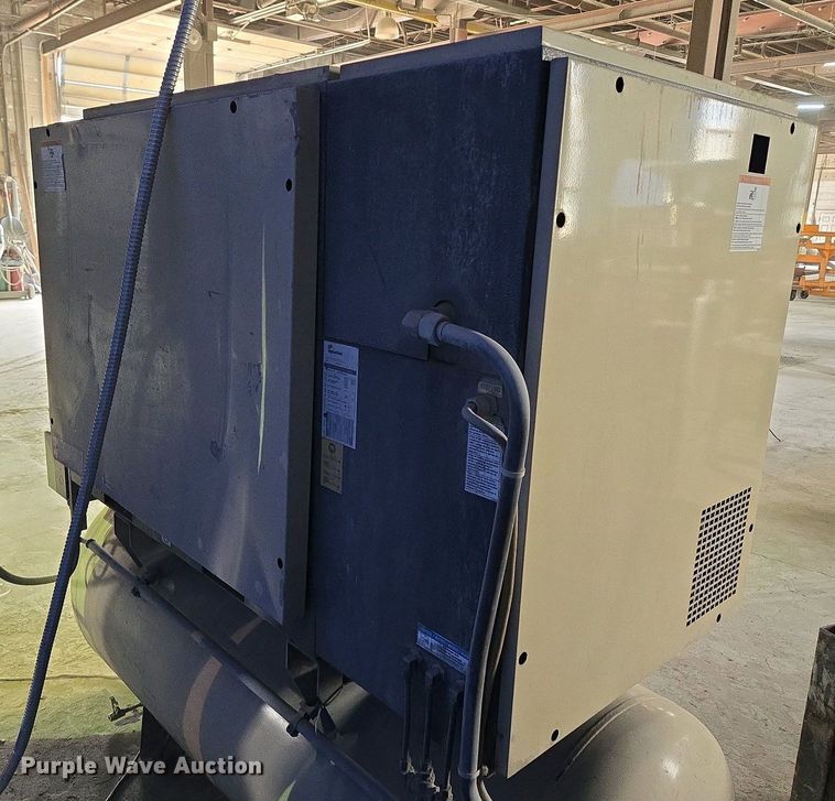 image for item EM7066 Ingersoll Rand  SSR UP6-25-150 air compressor