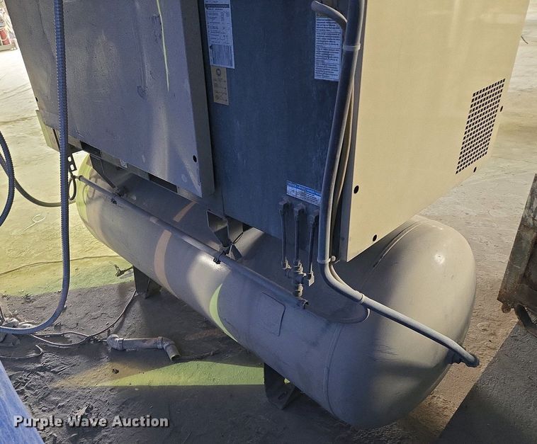 image for item EM7066 Ingersoll Rand  SSR UP6-25-150 air compressor