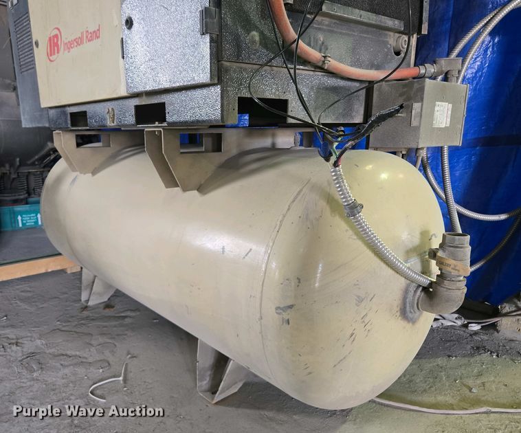 image for item EM7066 Ingersoll Rand  SSR UP6-25-150 air compressor