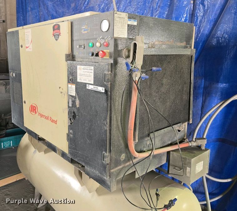 image for item EM7066 Ingersoll Rand  SSR UP6-25-150 air compressor