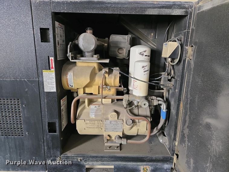 image for item EM7066 Ingersoll Rand  SSR UP6-25-150 air compressor