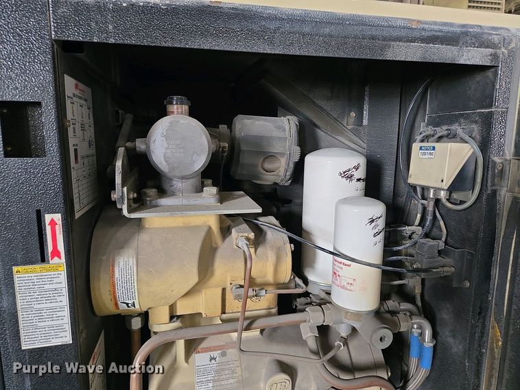 image for item EM7066 Ingersoll Rand  SSR UP6-25-150 air compressor
