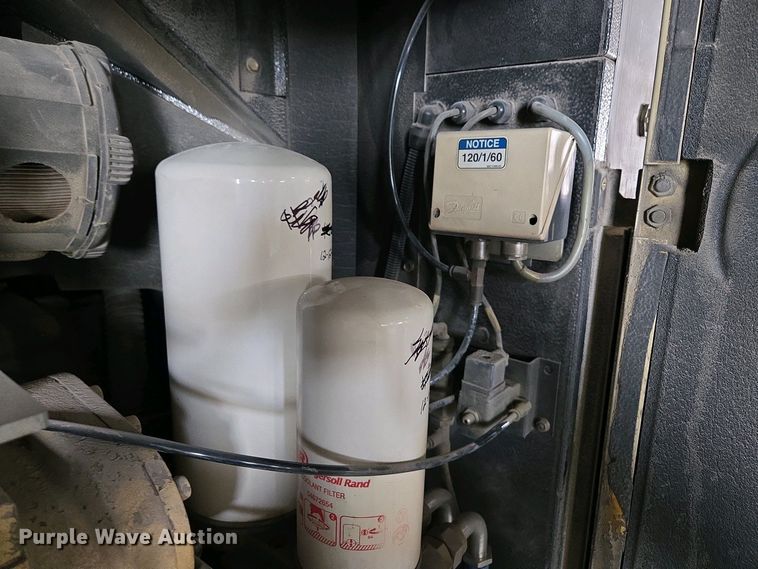 image for item EM7066 Ingersoll Rand  SSR UP6-25-150 air compressor