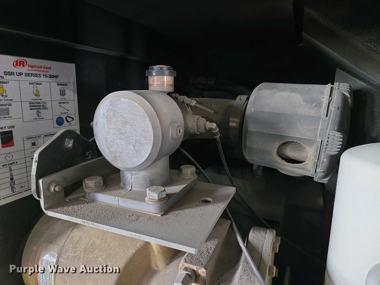 image for item EM7066 Ingersoll Rand  SSR UP6-25-150 air compressor