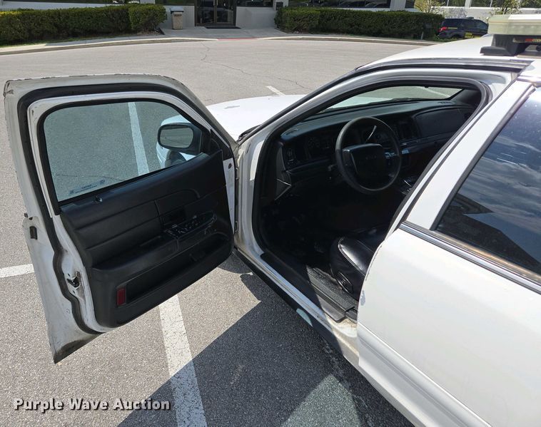 image for item EM7067 2008 Ford Crown Victoria Police Interceptor 