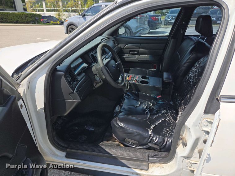 image for item EM7067 2008 Ford Crown Victoria Police Interceptor 