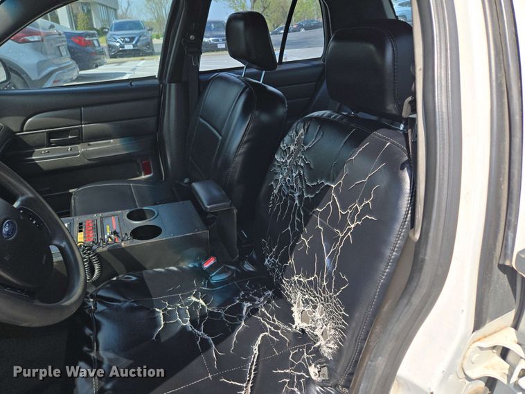 image for item EM7067 2008 Ford Crown Victoria Police Interceptor 