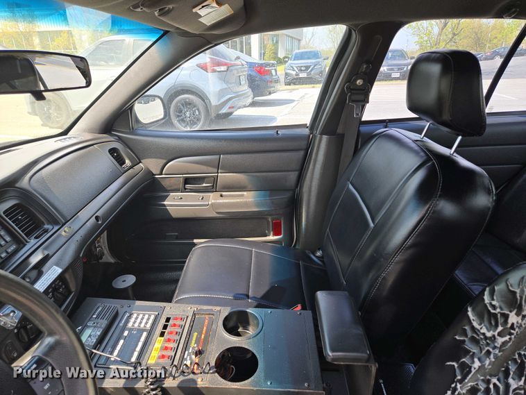 image for item EM7067 2008 Ford Crown Victoria Police Interceptor 