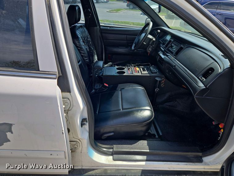 image for item EM7067 2008 Ford Crown Victoria Police Interceptor 