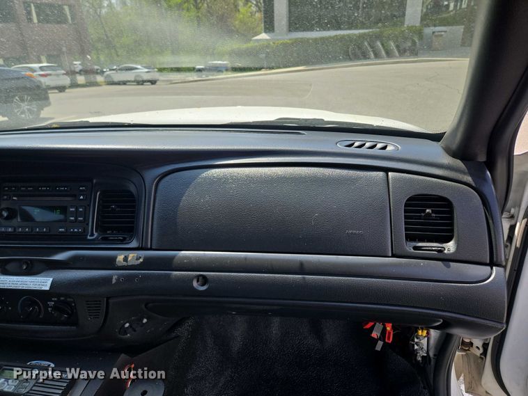 image for item EM7067 2008 Ford Crown Victoria Police Interceptor 