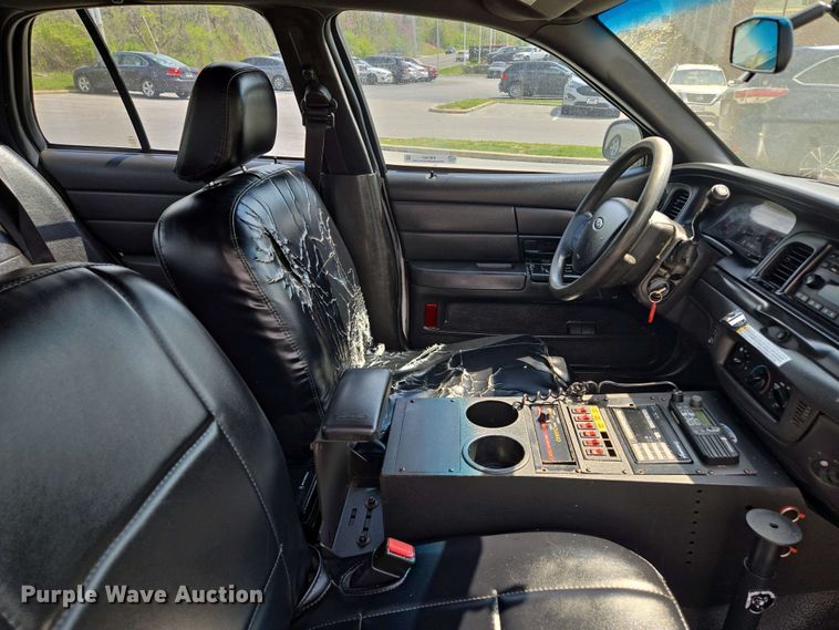 image for item EM7067 2008 Ford Crown Victoria Police Interceptor 