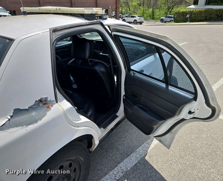 image for item EM7067 2008 Ford Crown Victoria Police Interceptor 