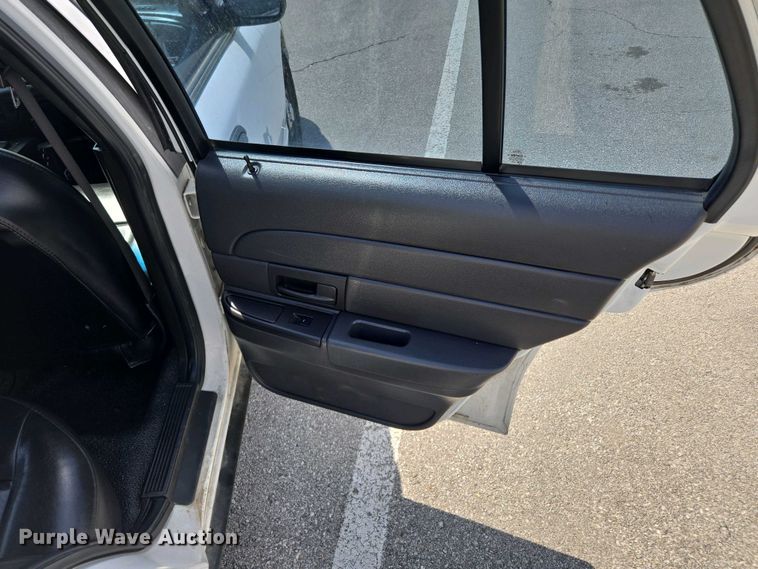 image for item EM7067 2008 Ford Crown Victoria Police Interceptor 