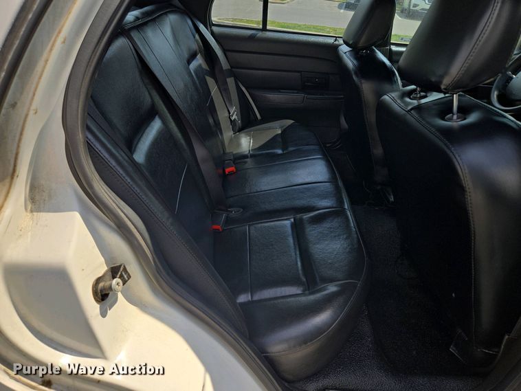 image for item EM7067 2008 Ford Crown Victoria Police Interceptor 