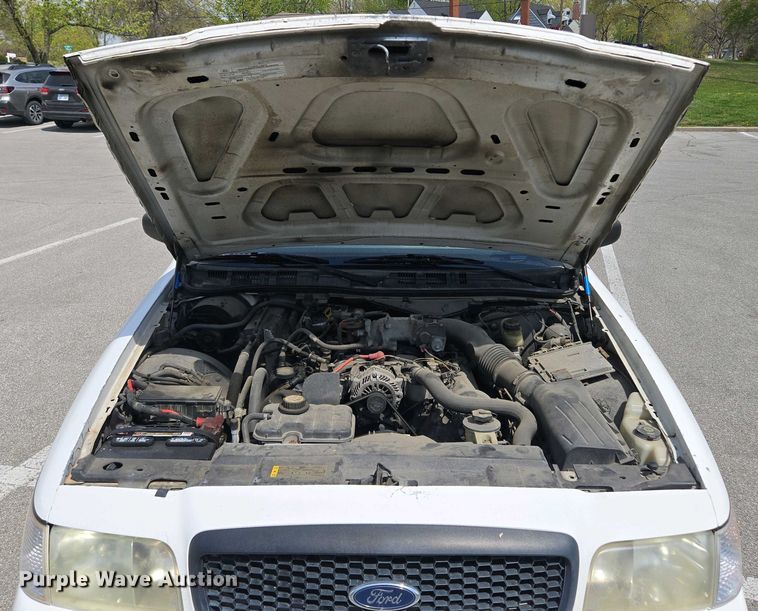 image for item EM7067 2008 Ford Crown Victoria Police Interceptor 