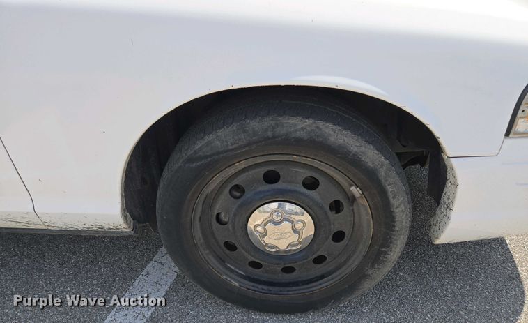 image for item EM7067 2008 Ford Crown Victoria Police Interceptor 