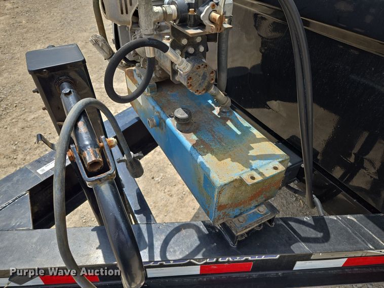 image for item EM7069 2019 Load Trail  dump trailer