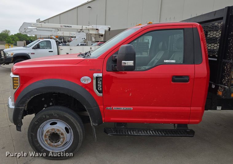 image for item EM7086 2019 Ford  F550 Super Duty XL flatbed truck