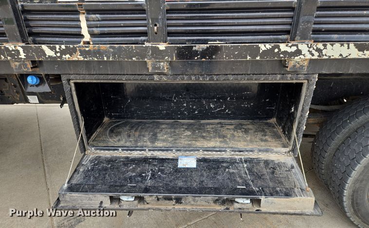 image for item EM7086 2019 Ford  F550 Super Duty XL flatbed truck