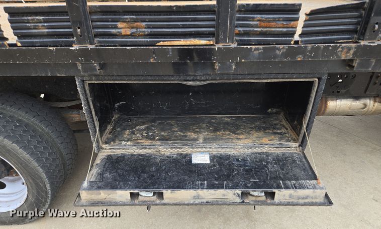 image for item EM7086 2019 Ford  F550 Super Duty XL flatbed truck