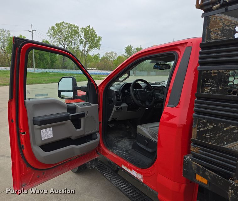 image for item EM7086 2019 Ford  F550 Super Duty XL flatbed truck