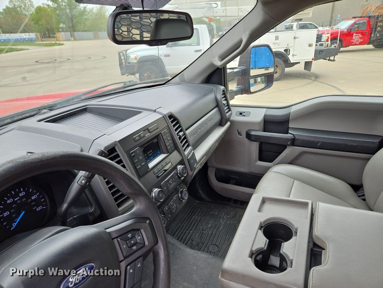 image for item EM7086 2019 Ford  F550 Super Duty XL flatbed truck