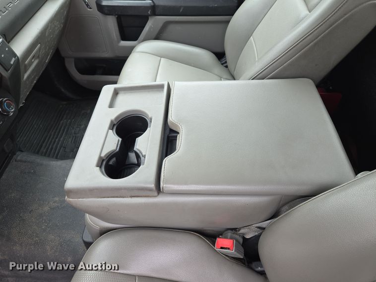 image for item EM7086 2019 Ford  F550 Super Duty XL flatbed truck