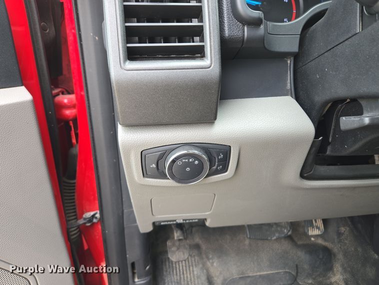 image for item EM7086 2019 Ford  F550 Super Duty XL flatbed truck