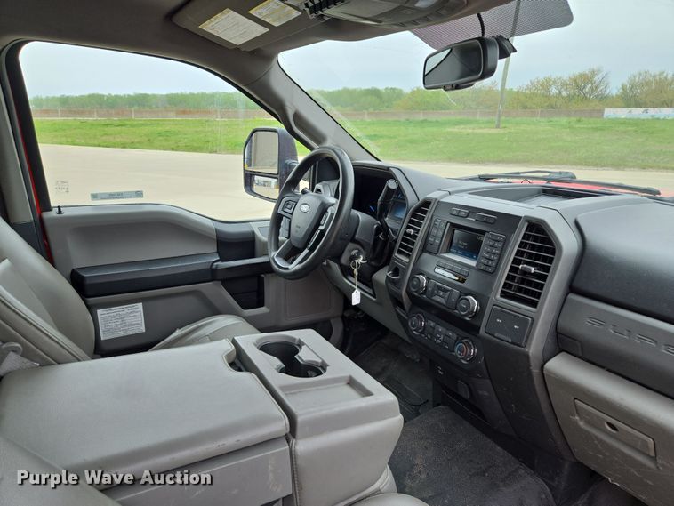 image for item EM7086 2019 Ford  F550 Super Duty XL flatbed truck