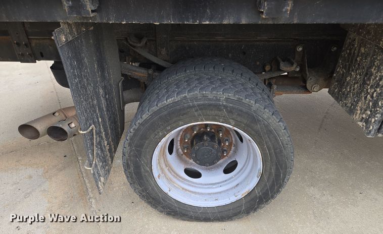 image for item EM7086 2019 Ford  F550 Super Duty XL flatbed truck