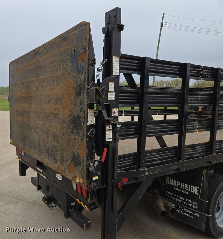 image for item EM7086 2019 Ford  F550 Super Duty XL flatbed truck