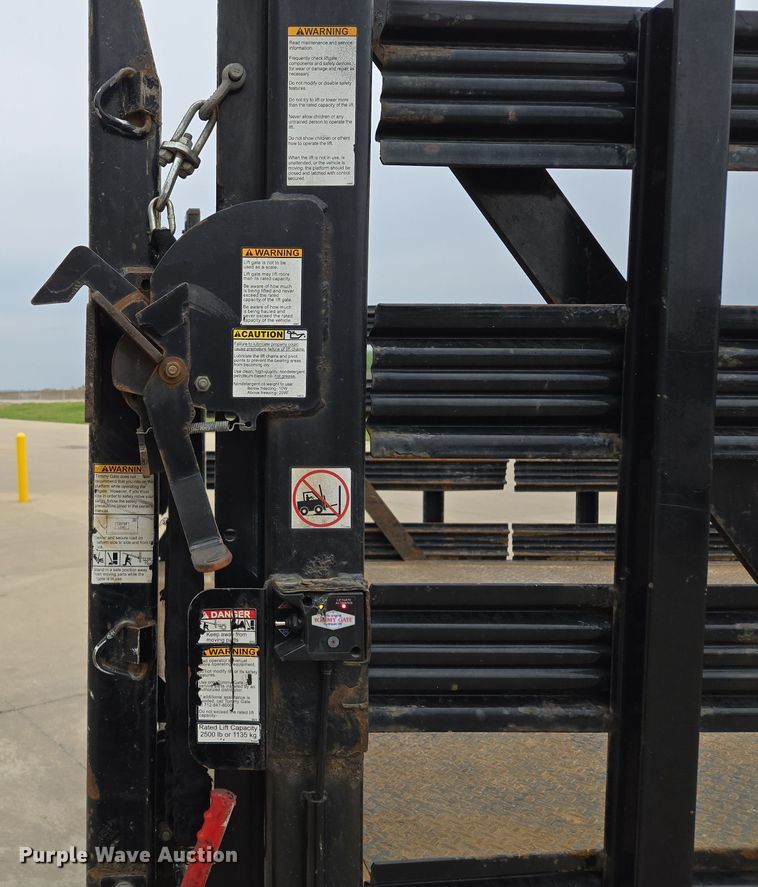 image for item EM7086 2019 Ford  F550 Super Duty XL flatbed truck