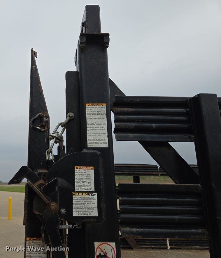 image for item EM7086 2019 Ford  F550 Super Duty XL flatbed truck