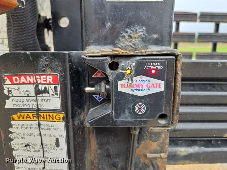 image for item EM7086 2019 Ford  F550 Super Duty XL flatbed truck