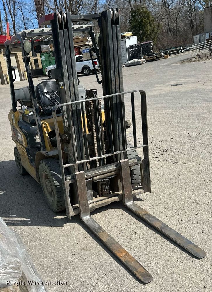 image for item EN3024 Caterpillar GP25N forklift