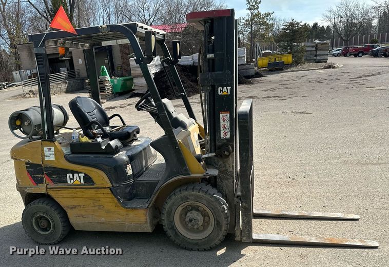 image for item EN3024 Caterpillar GP25N forklift