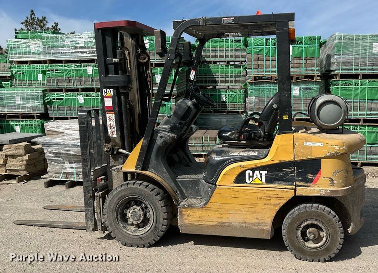 image for item EN3024 Caterpillar GP25N forklift