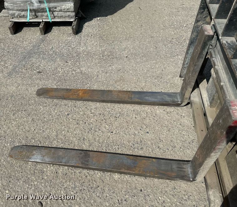 image for item EN3024 Caterpillar GP25N forklift