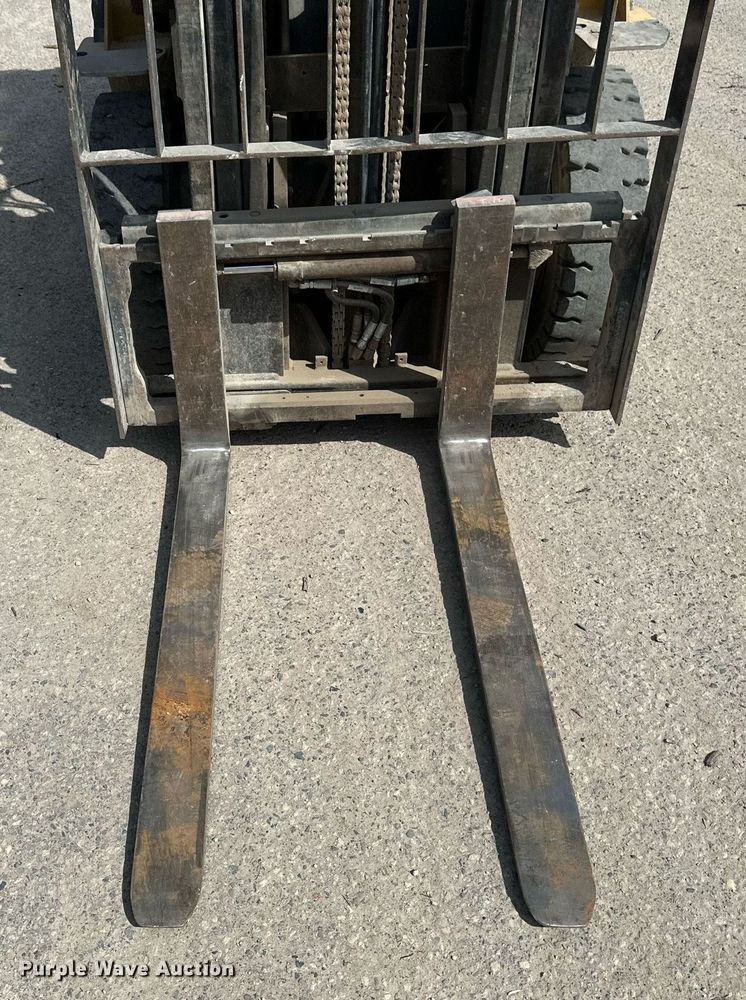 image for item EN3024 Caterpillar GP25N forklift