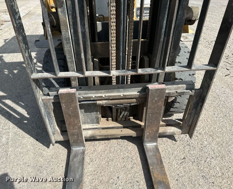 image for item EN3024 Caterpillar GP25N forklift