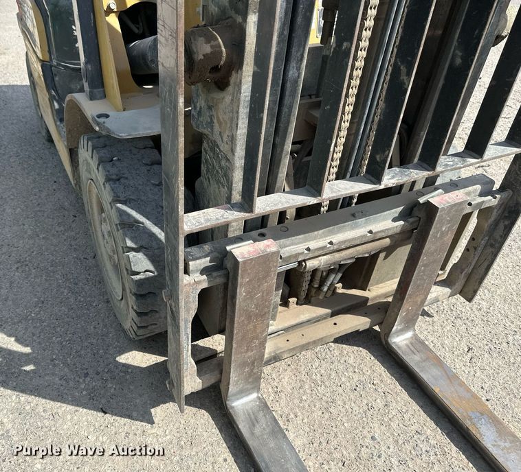 image for item EN3024 Caterpillar GP25N forklift