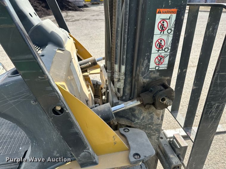 image for item EN3024 Caterpillar GP25N forklift