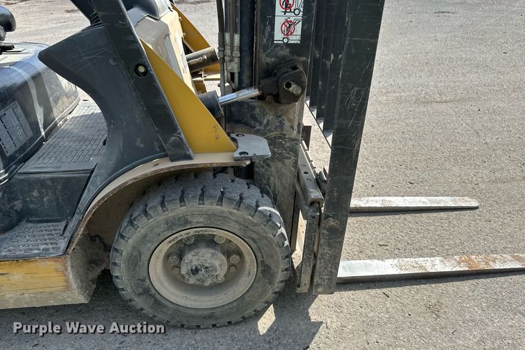 image for item EN3024 Caterpillar GP25N forklift