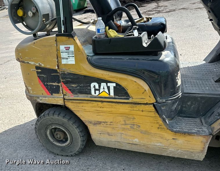 image for item EN3024 Caterpillar GP25N forklift