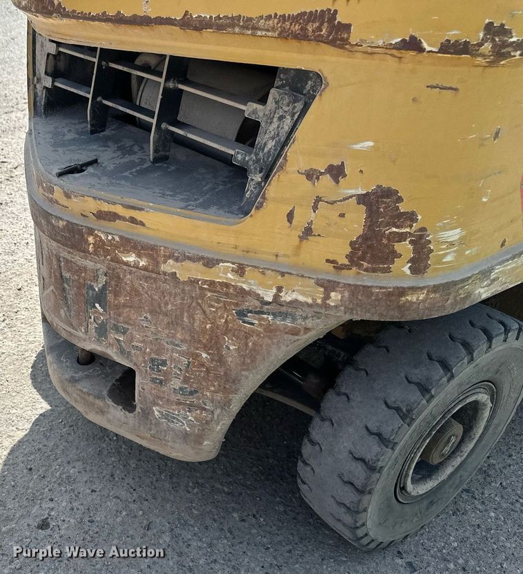 image for item EN3024 Caterpillar GP25N forklift