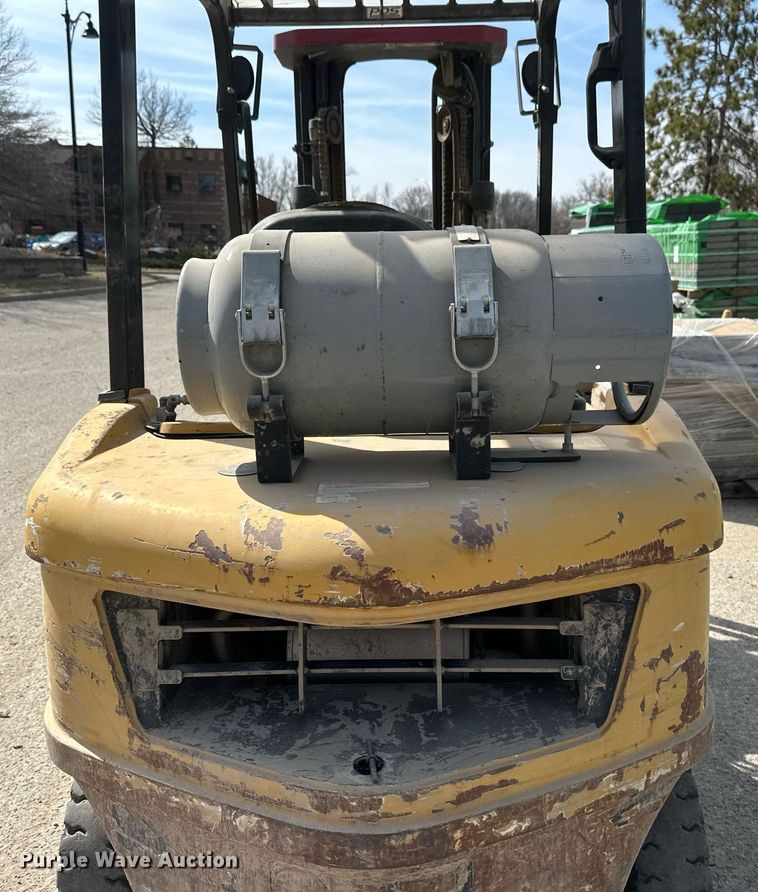 image for item EN3024 Caterpillar GP25N forklift
